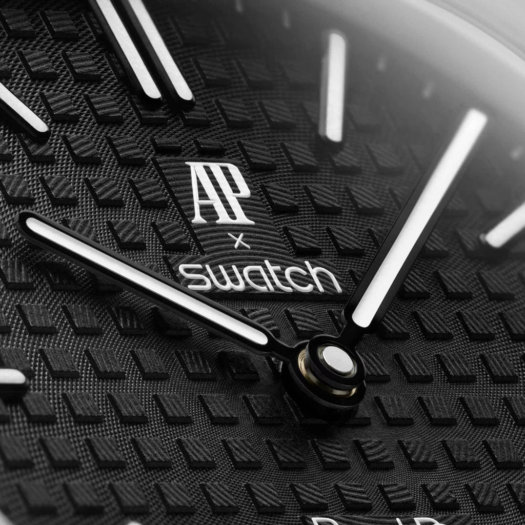 OCHO NEGRO Materiale della cassa SWATCH BIOCERAMIC Impermeabile 2 Bar Movimento Meccanico (USATO COME NUOVO)